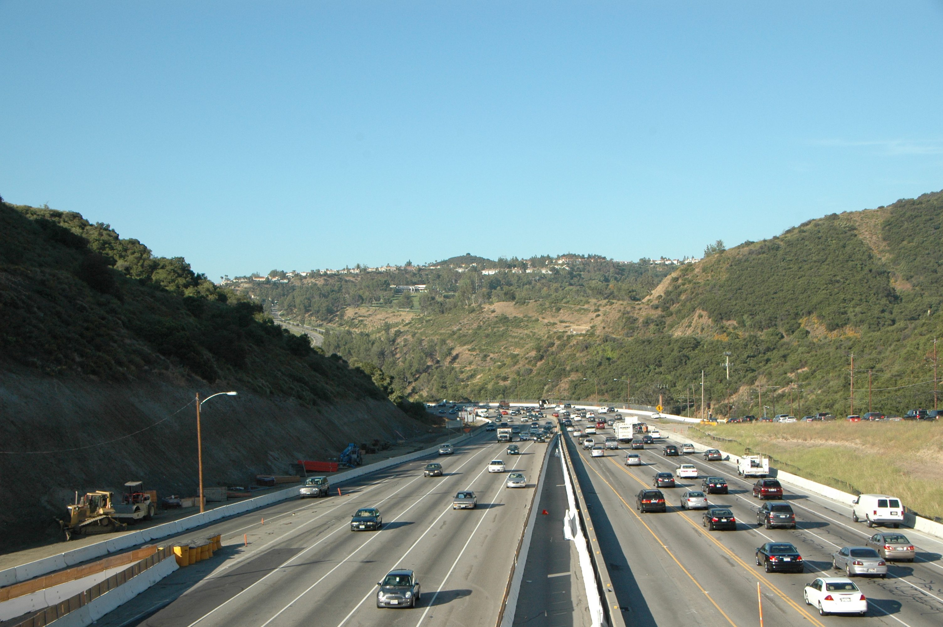 Tráfico en la autopista I-405 en el Paso Sepúlveda. (Foto José Ubaldo/Metro)