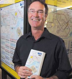Rick Wood dueño de la compañía de mapas que ayudan a la gente a utilizar mas facilmente los sistemas de transporte público. (Fotos cortesía de San Barbara News-Press).