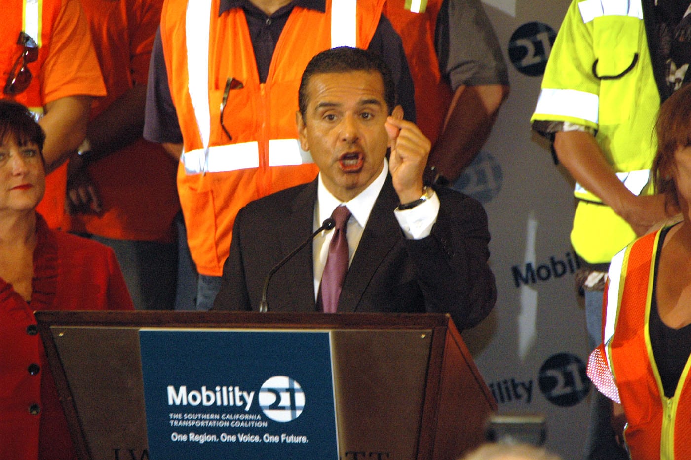 Rueda de prensa con el alcalde de Los Angeles Antonio Villaraigosa. (foto Josê Ubaldo/El Pasajero)