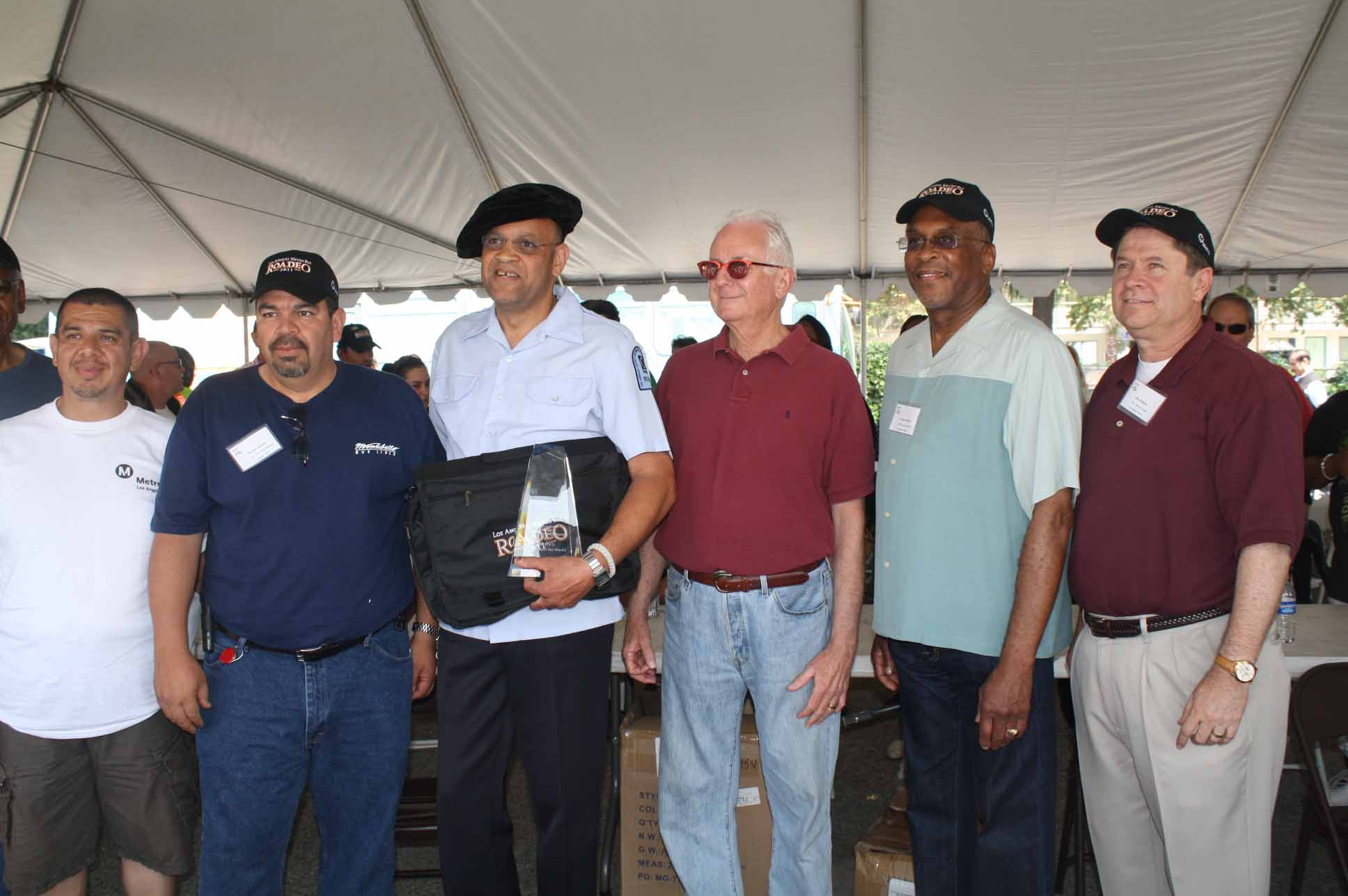 Mark Holland (centro) acompañado de Héctor Guerrero, Román Alarcón, Patl Taylor, Lonnie Mitchel y John Roberts. (Foto Agstín Durán/El Pasajero)