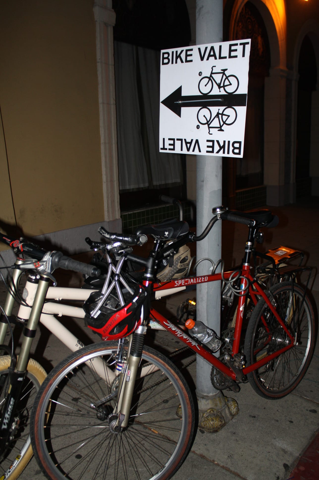 Las bicicletas tuvieron su estacionamiento exclusivo. (Foto Agustín Durán/El Pasajero)
