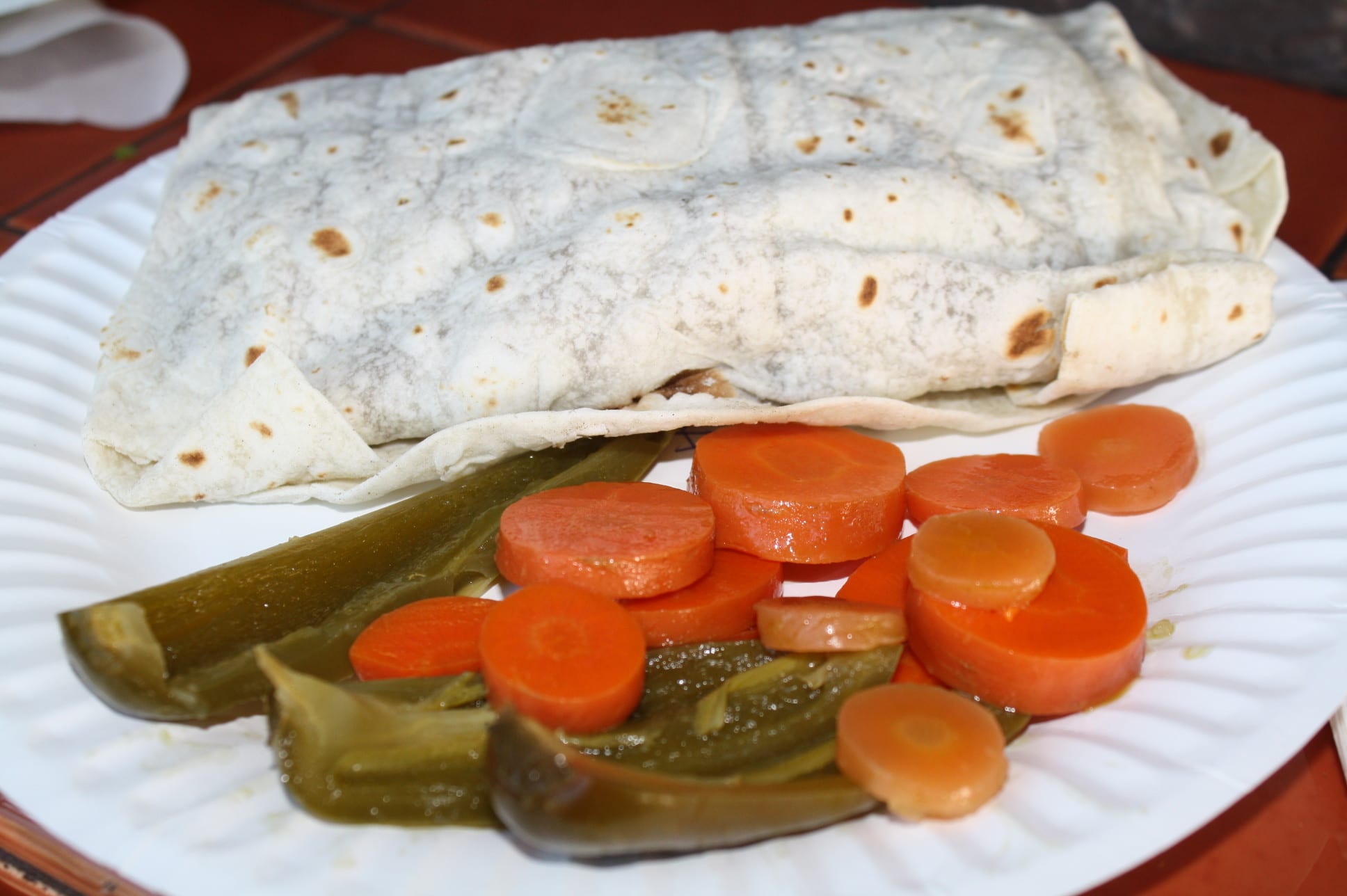 Burrito de carne asada. (Foto de Agustín Durán/El Pasajero).