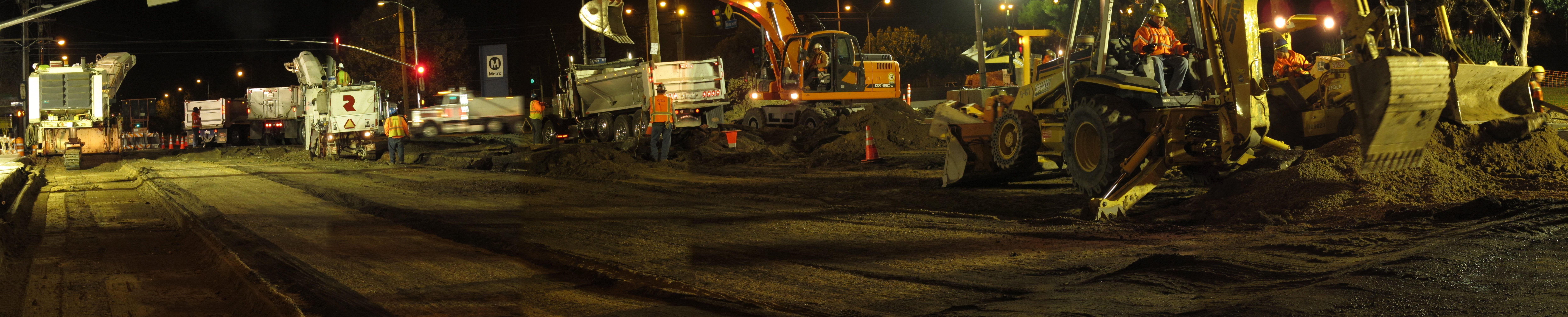 Nordhoff Pan Obras de repavimentación en la extensión Canoga de la Línea Naranja del Metro. (Foto Perla Berry/El Pasajero).
