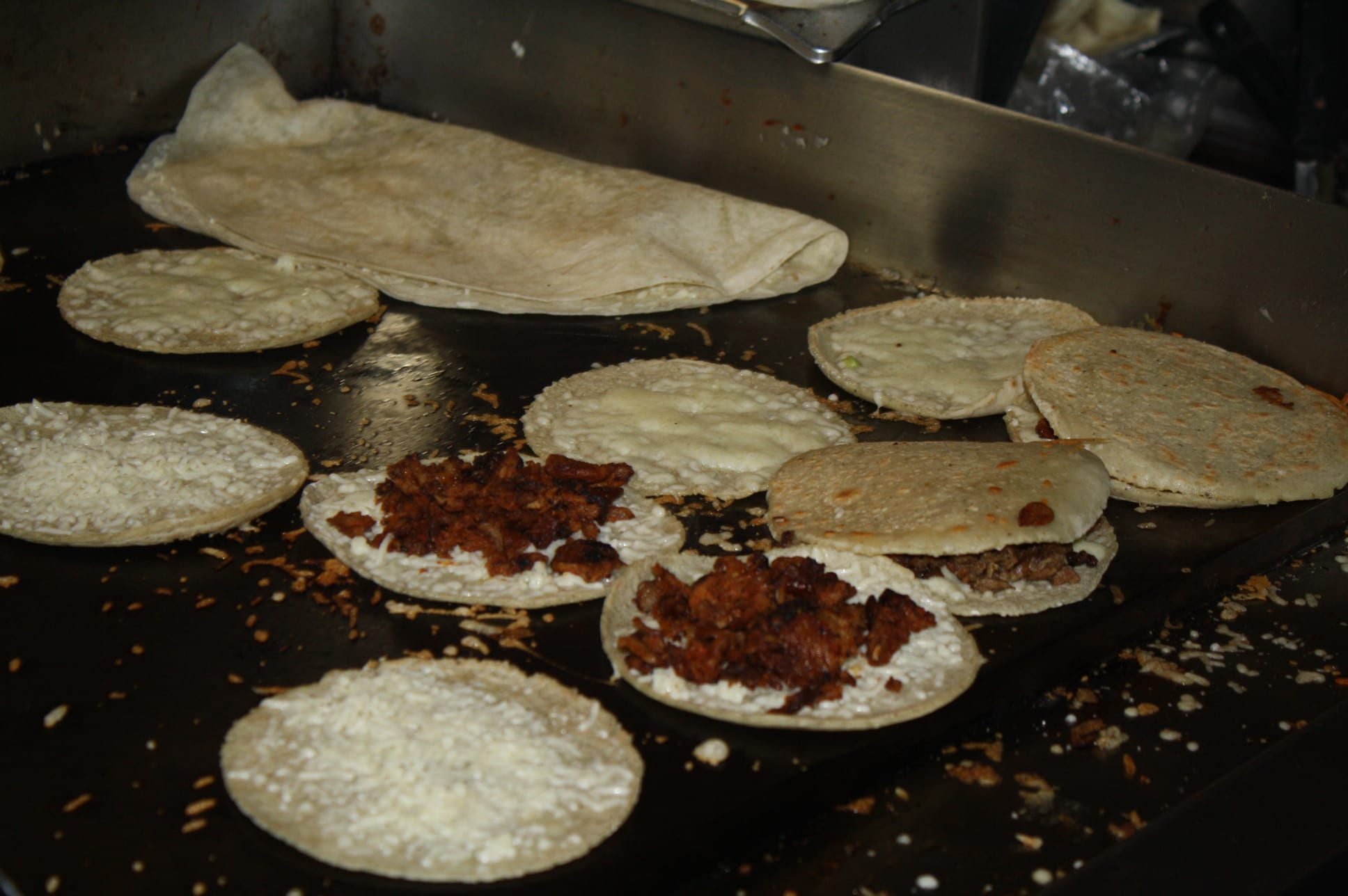 Mulitas y quesadillas. (Fotos de Agustín Durán/ El Pasajero)