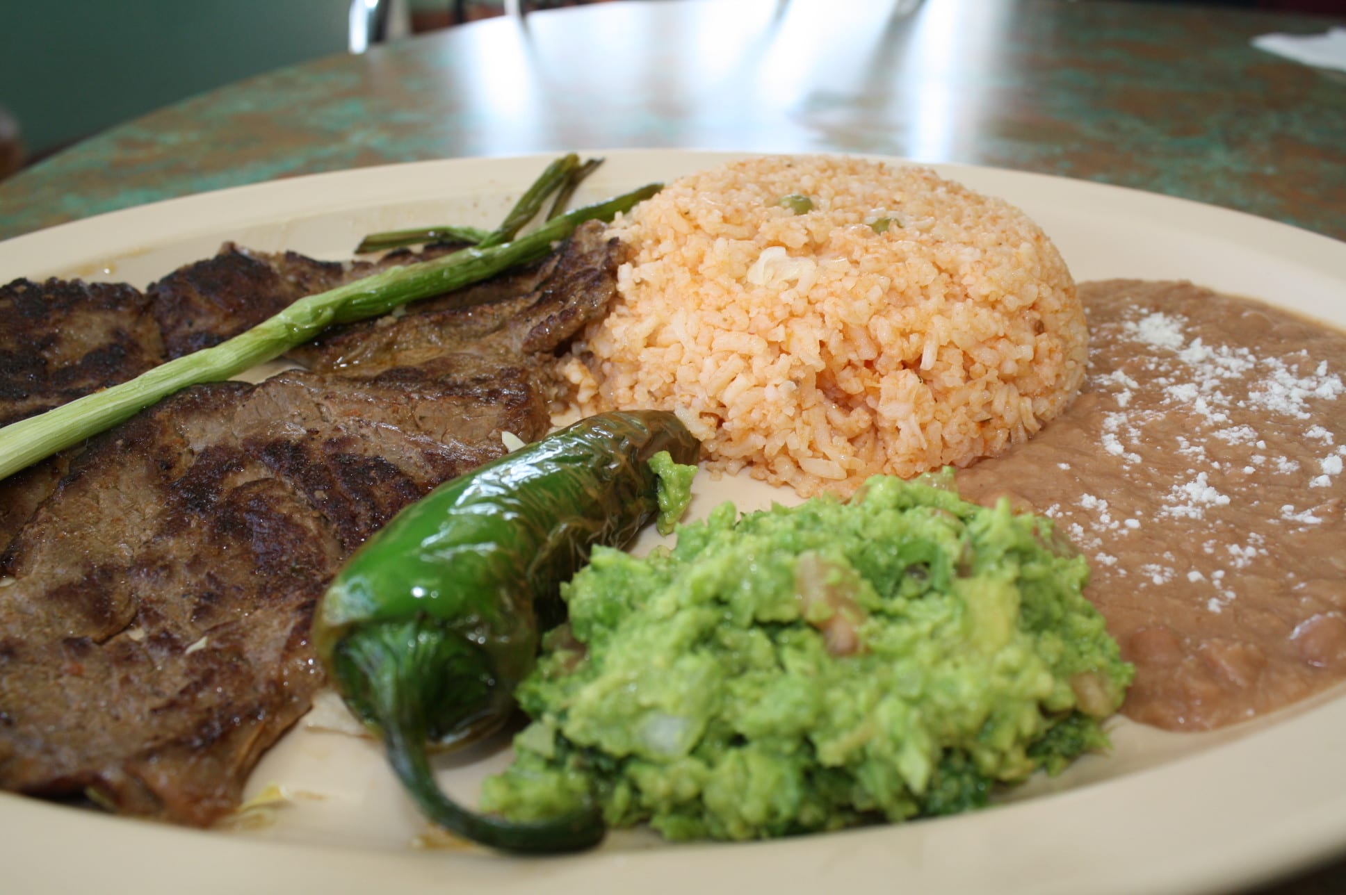 Carne asada. (Foto Agustín Durán/El Pasajero).