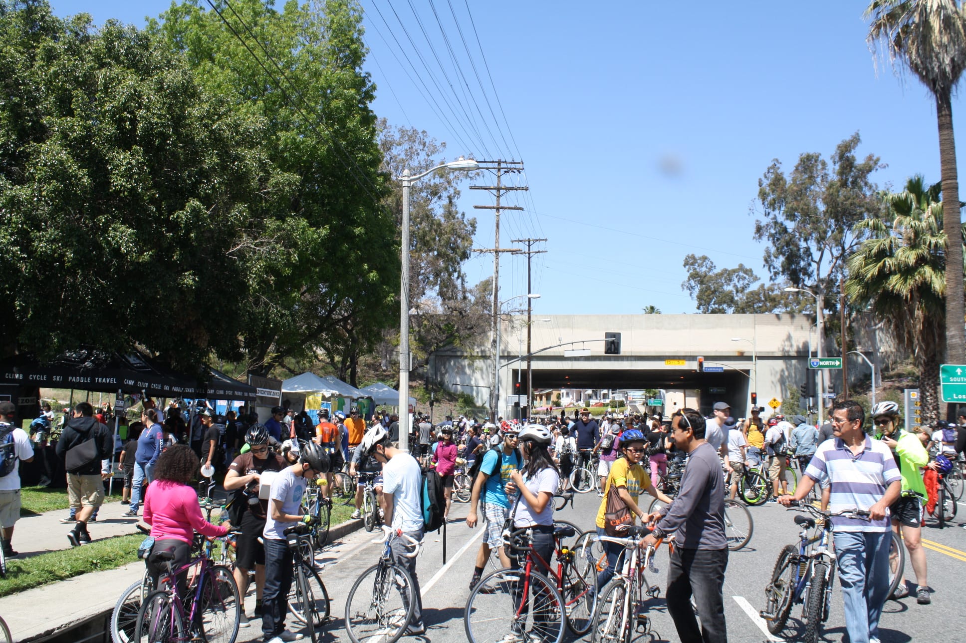 Un apecto de CicLAvía en el área de Boyle Heights. (Foto Agustín Durán/El Pasajero).