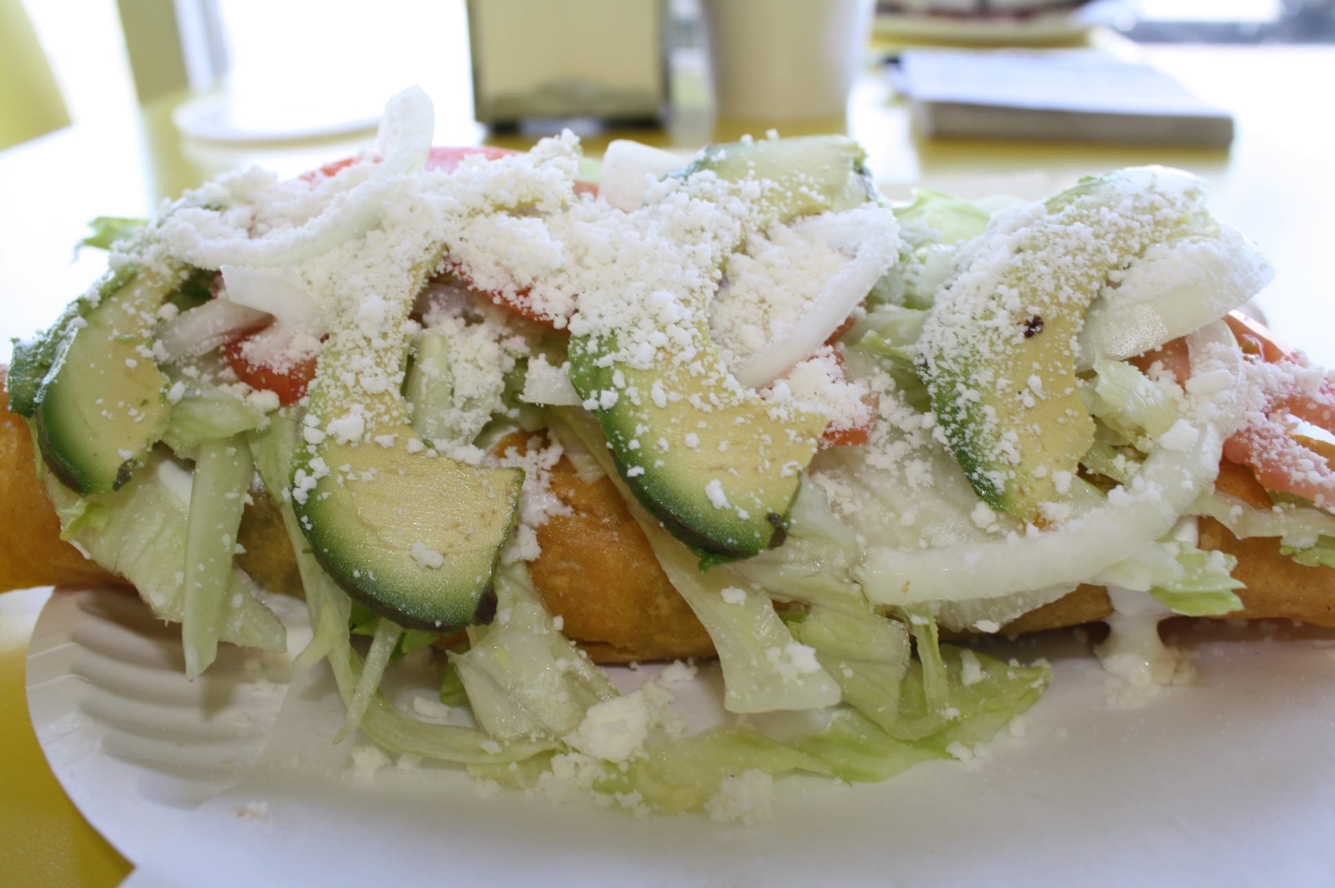 El platillo que caracteriza a Pollos Los Cuñados son las flautas estilo D.F. (Foto Agustín Durán/El Pasajero).