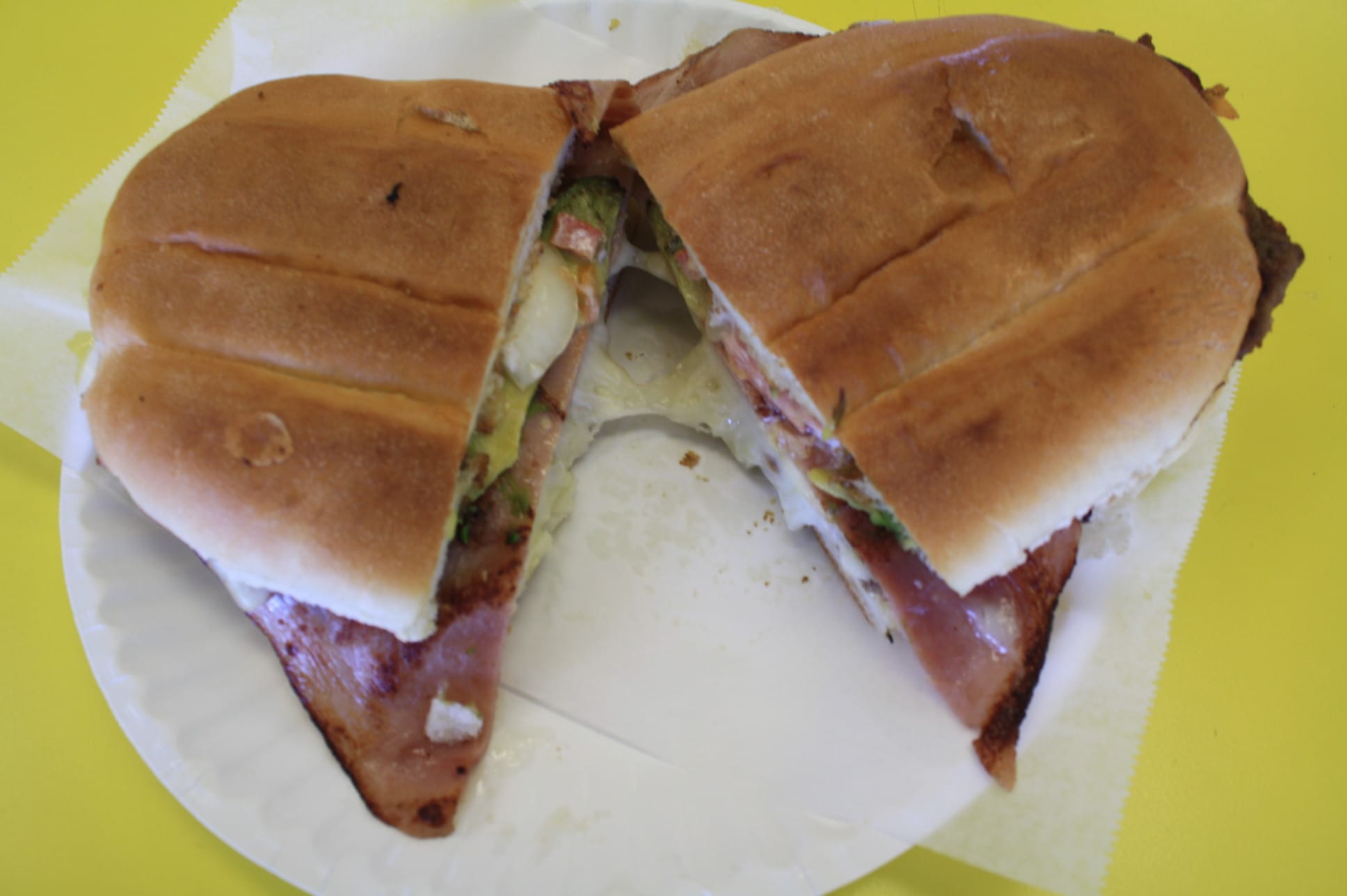La deliciosa torta de milanesa. (Foto Agustín Durán/El Pasajero).