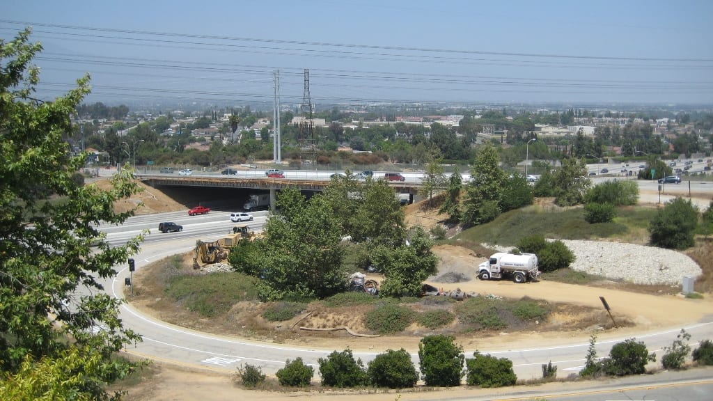 El nuevo puente del bulevar Paramount. (Foto cortesía Caltrans).