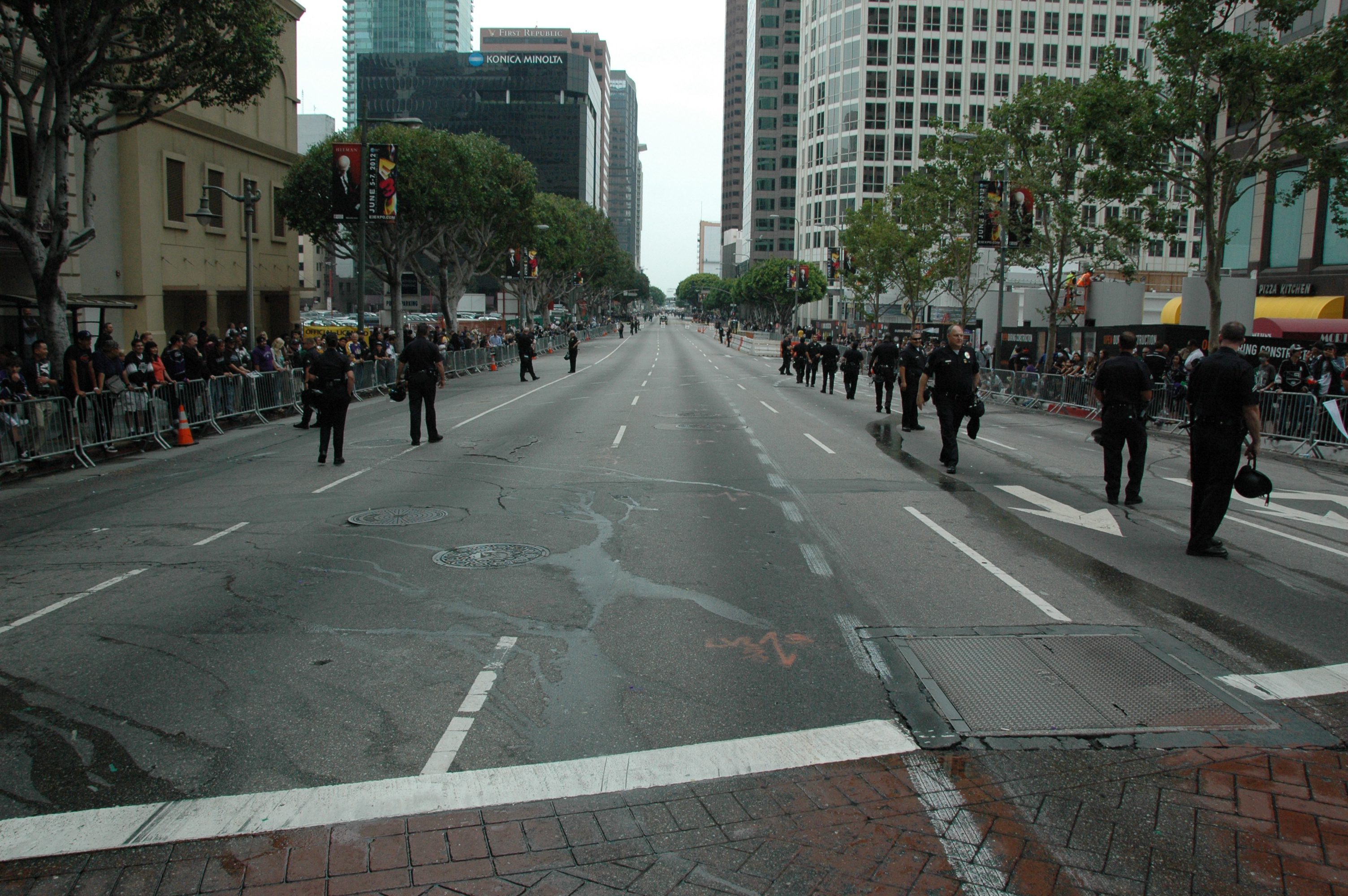 Un aspecto de la calle Figueroa hacia Staples Center de la esquina con la calle 7th. (Foto José Ubaldo/El Pasajero).