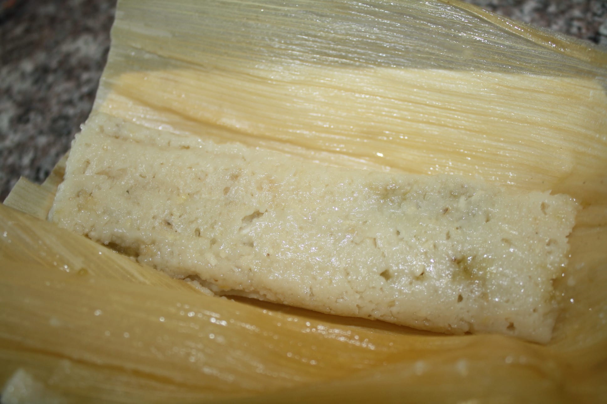 Los tamales de pollo en Los Angelitos Bakery son los más solicitados (Foto de Agustín Durán/El Pasajero)