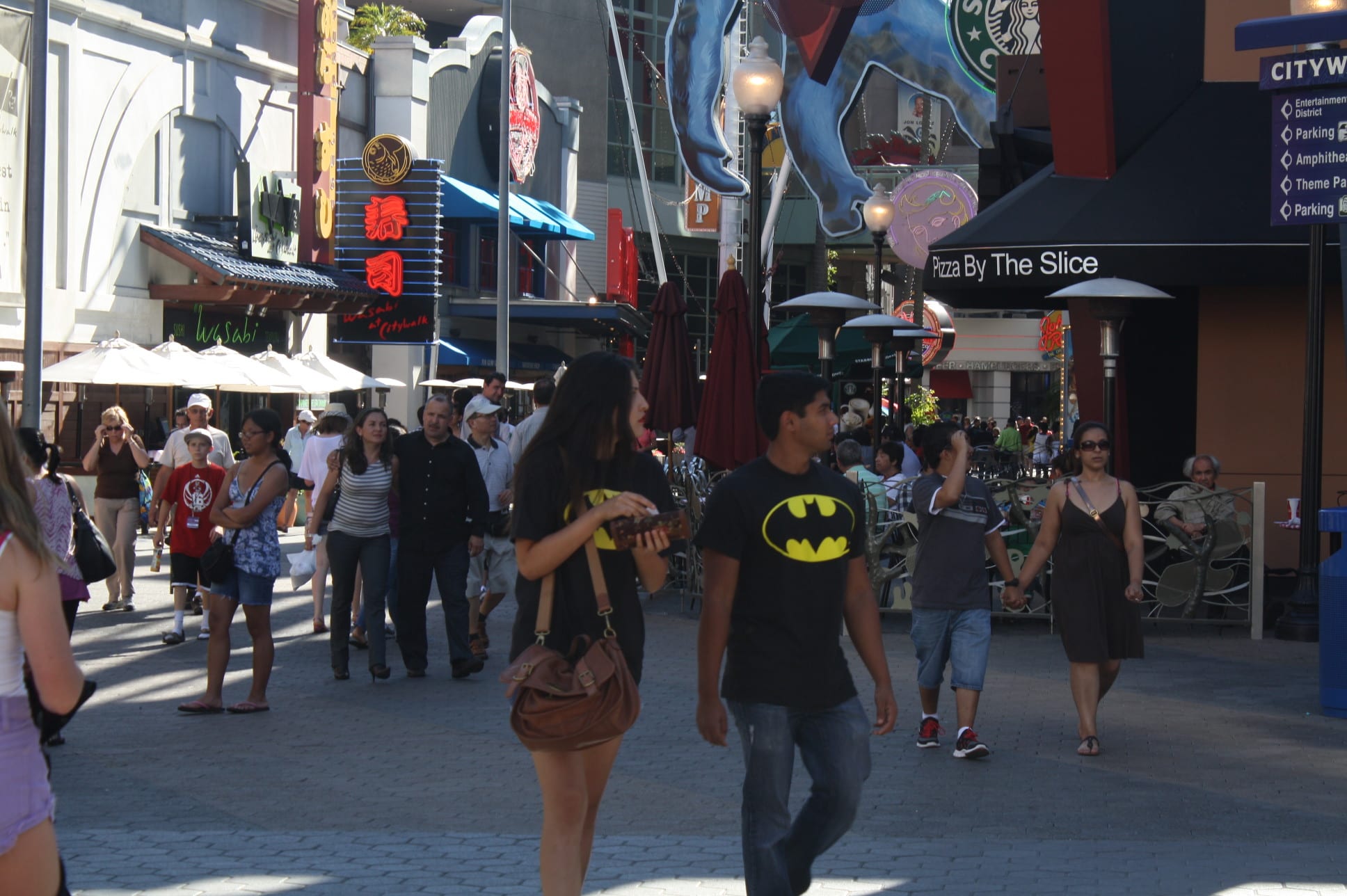 Fue un día de reflexión el viernes, pero eso no impidió a los admiradores de Batman llegar a ver la última película de la Trilogía de Christopher Nolan (Foto Agustín Durán/ El Pasajero).