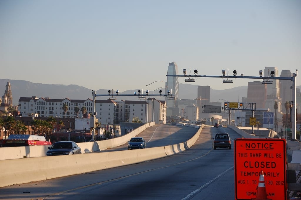 Autopista Harbor 110 y rampa de salida en Adams Blvd.