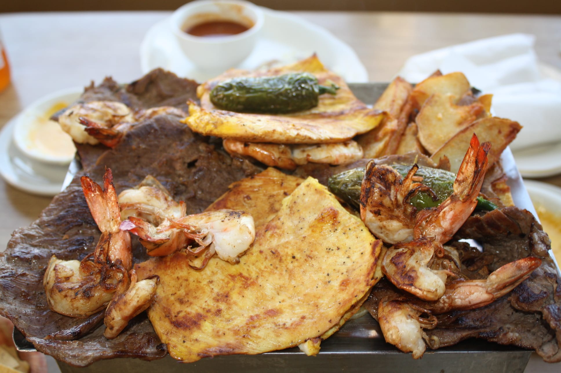 Diana's Si desea algo de mas variedad, la parrillada en Diana's es todo un manjar para chuparse los dedos. (Foto Agustín Durán/El Pasajero).