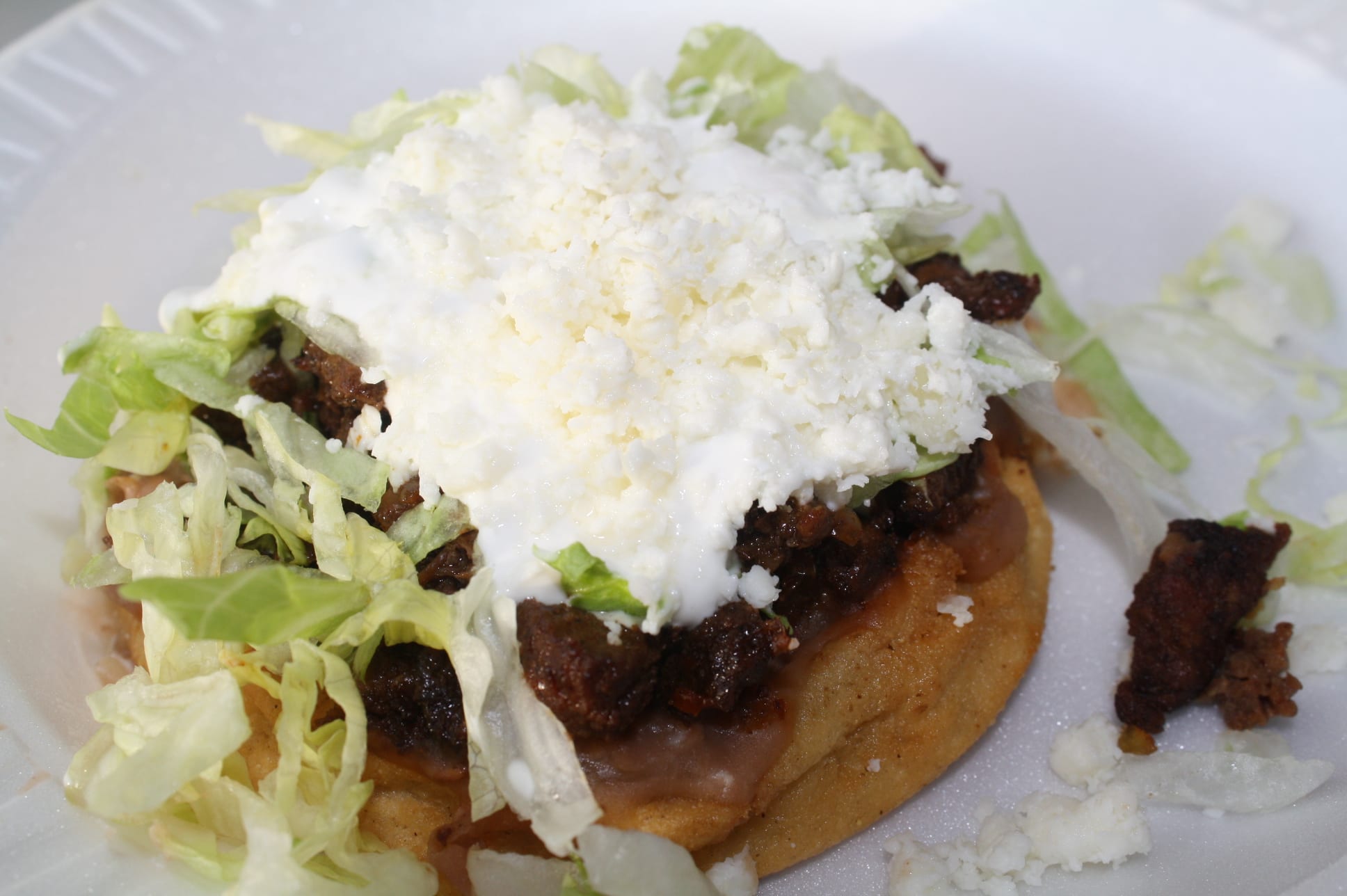 Sopes estilo Tacos el Gavilán (Foto de Agustín Durán/El Pasajero).