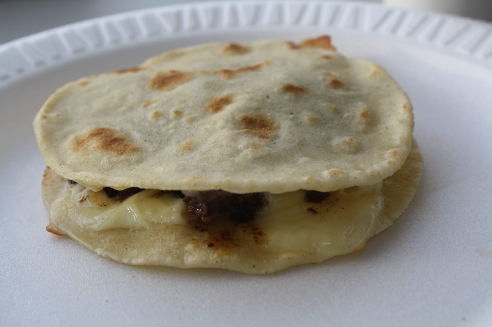 Mulitas, uno de los antojitos más populares en Tacos El Gavilán (Foto de Agustín Durán/El Pasajero).