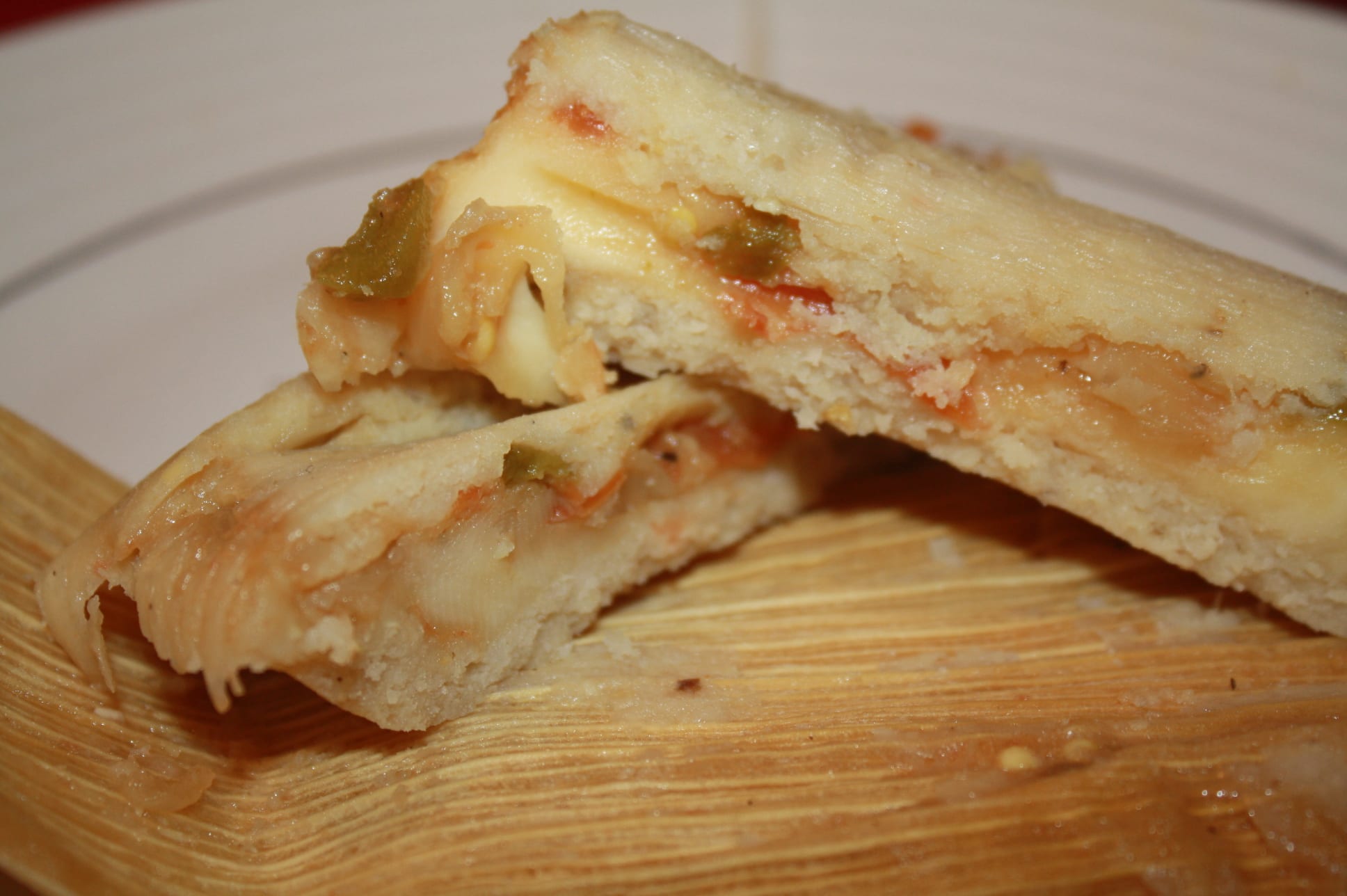 Tamal de queso con rajas, todo un manjar para el paladar. (Foto de Agustín Durán/El Pasajero).