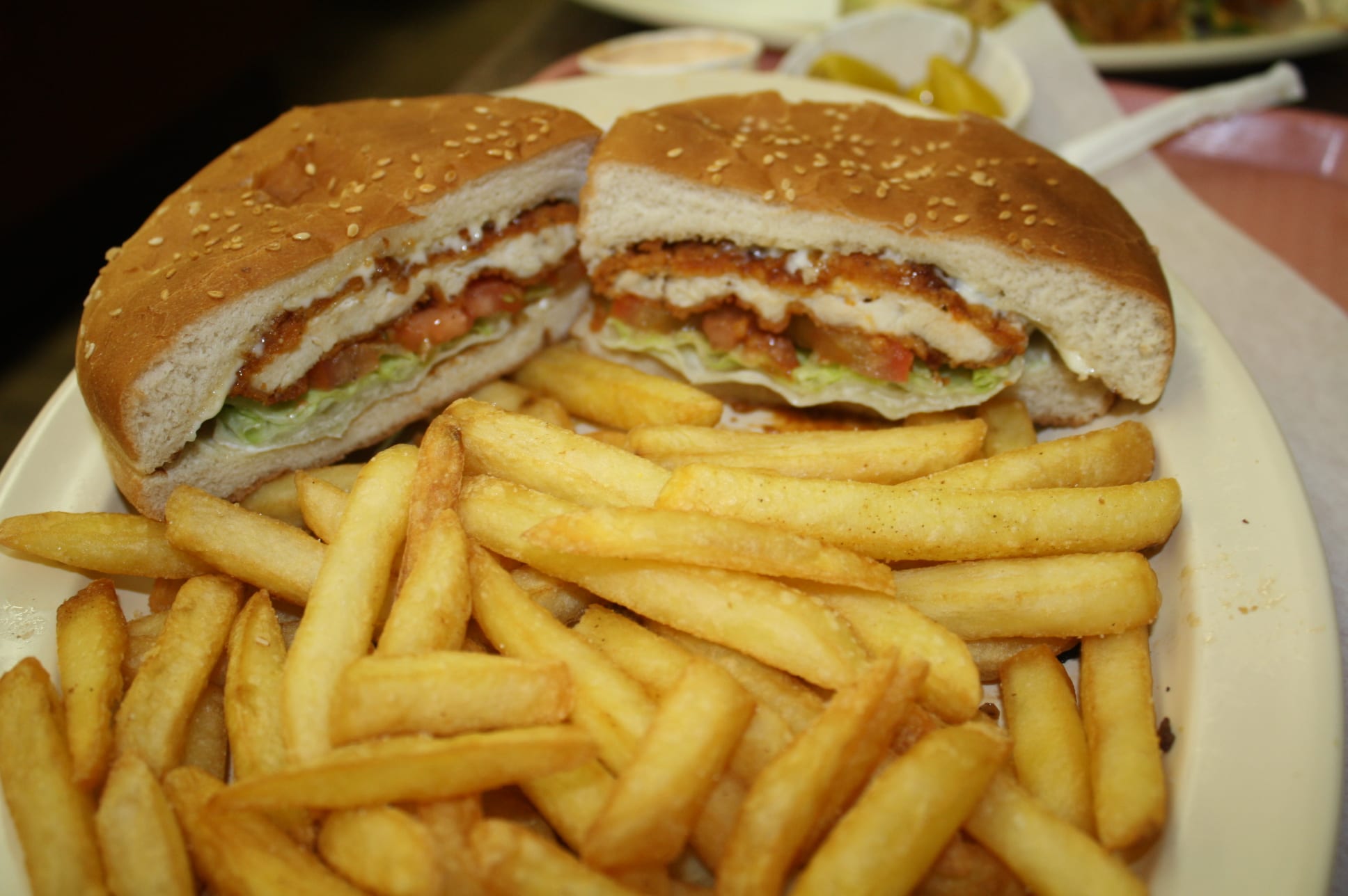 El Spicy Chicken Sandwich cuesta sólo $2.99 (Foto de Agustín Durán/El Pasajero).