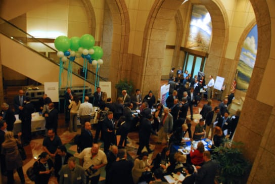 Más de 700 representantes de pequeños negocios y de 25 grandes firmas asistieron al evento