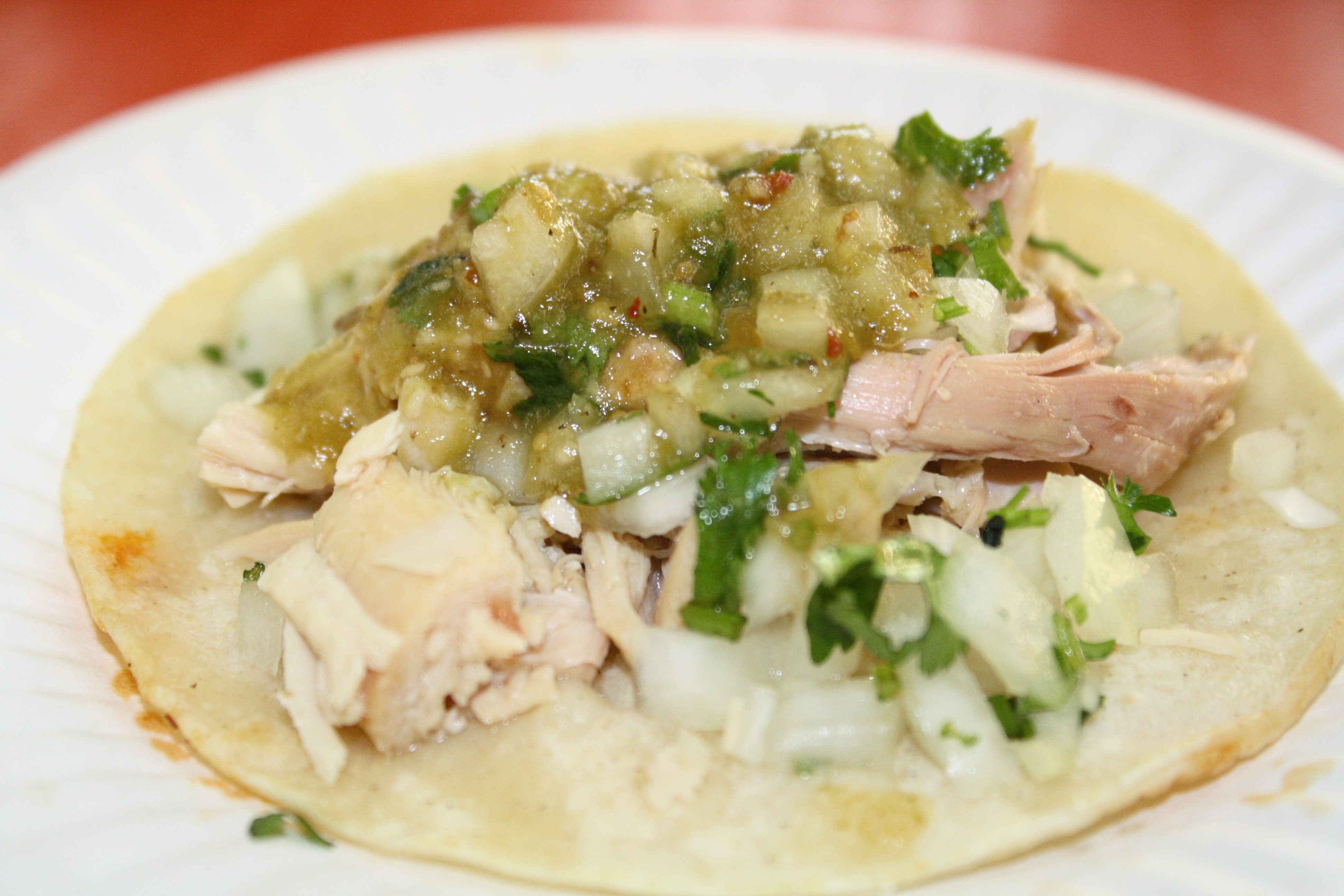 Taco de pollo con salsa verde (Foto de Agustín Durán/El Pasajero).