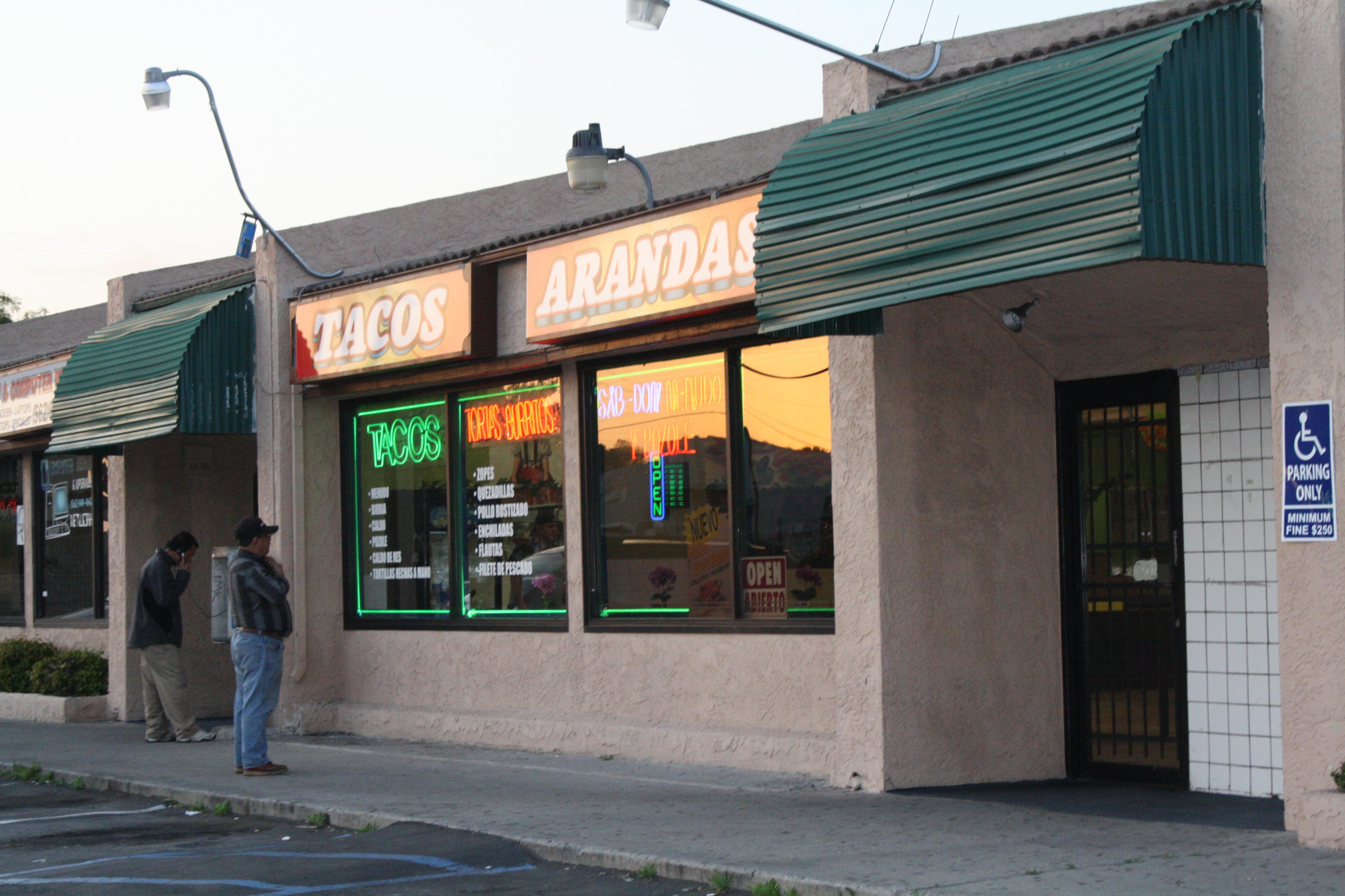 El aroma de los tacos en Tacos Arandas llegar al restaurante aunque usted lleve prisa (Foto de Agustín Durán/El Pasajero).