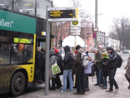 Parada de autobuses en Berlin.