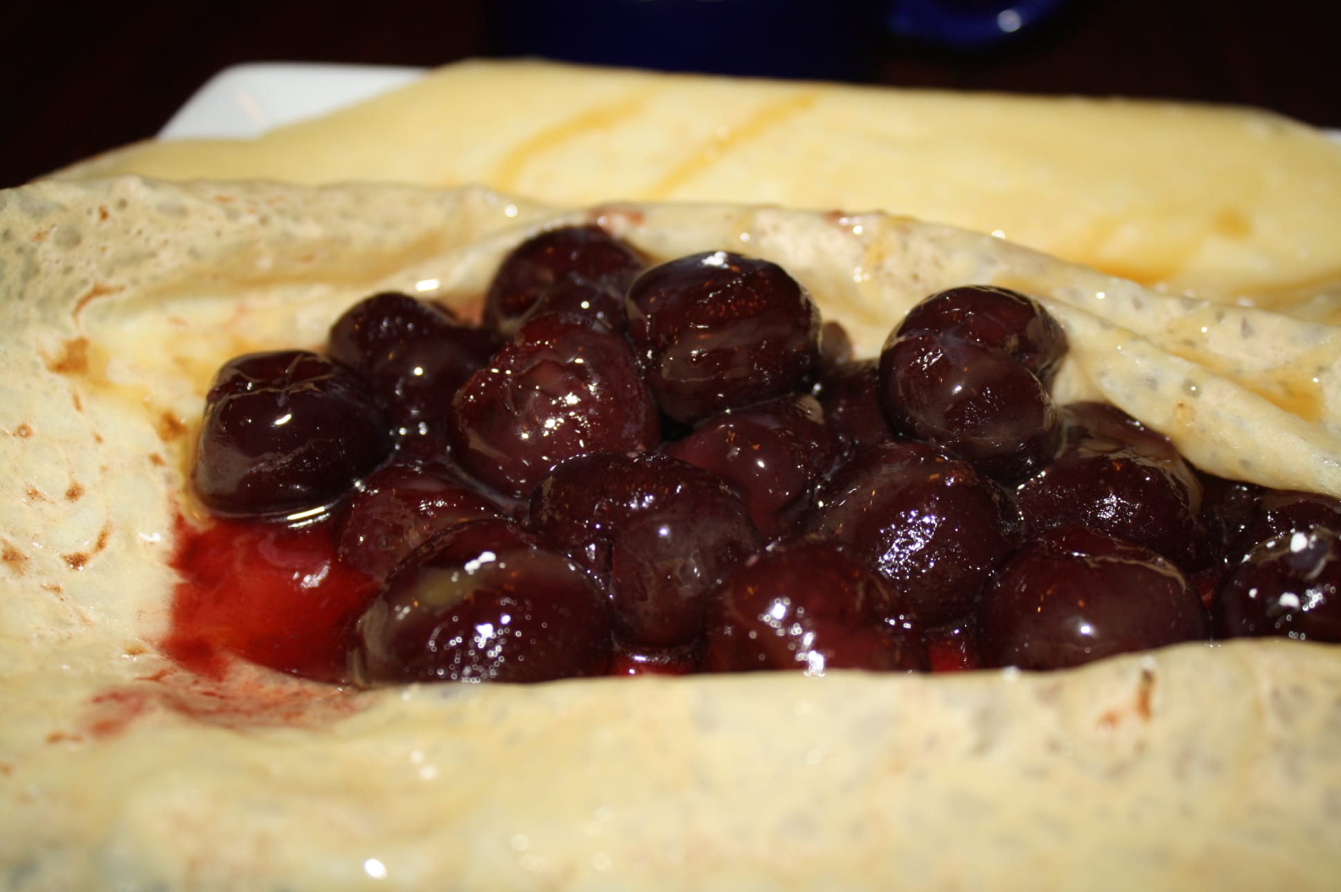 Las cerezas van bien cocinadas en la crepa Cherry Crepe Flambeed  (Foto de Agustín Durán/El Pasajero).