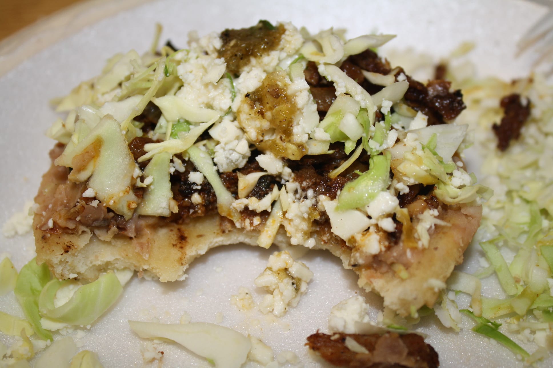 Sope con carne al pastor. (Foto de Agustín Durán/El Pasajero).