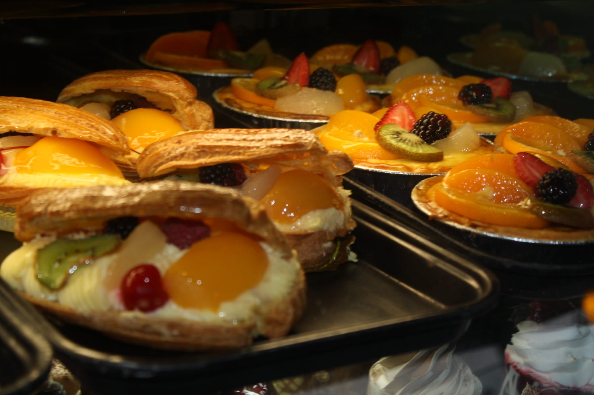 La repostería en el restaurante Tropicana es un imán de dulzura. (Foto de Agustín Durán/El Pasajero)