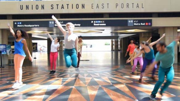 Bailarines en Union Station. Foto: Natalie Metzger.