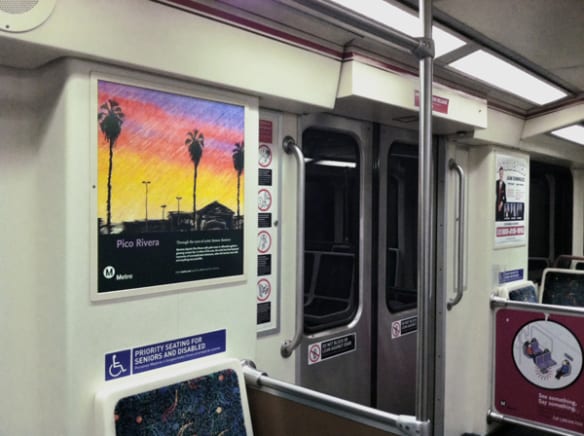 Póster de Pico Rivera en un vagón de la Línea Roja de Metro.