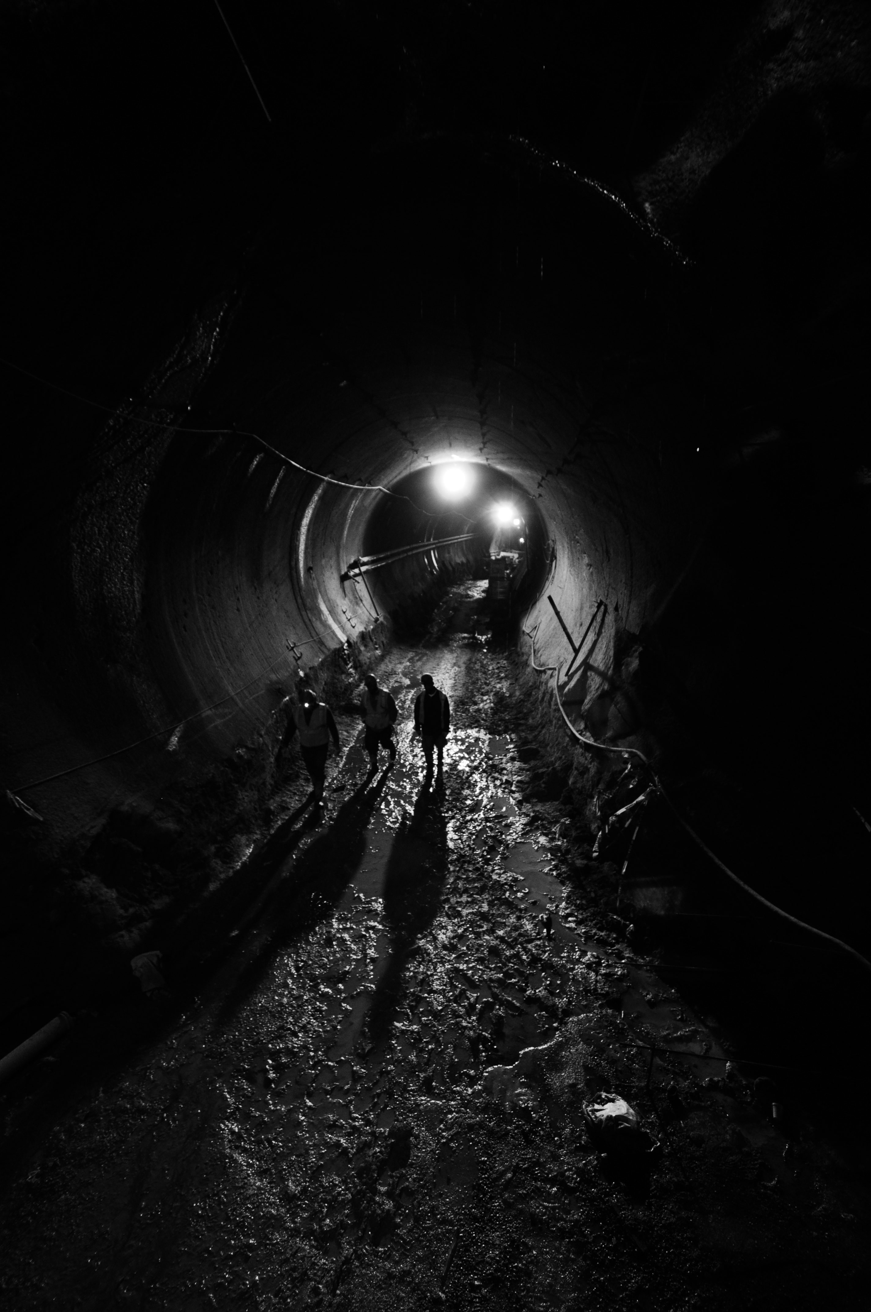 Otro aspecto del acceso al lado este. Foto: Hiroyuki Suzuki.