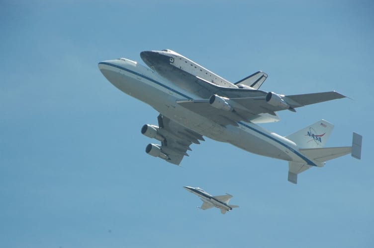El Endeavour rumbo a su destino final, en California. Foto: Luis Inzunza/Metro.