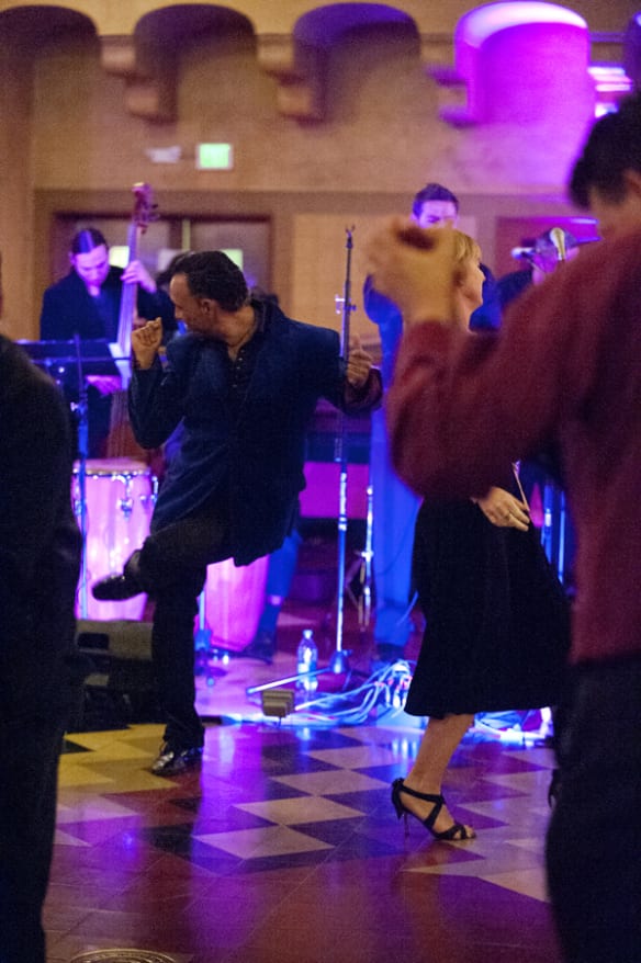 Todos se pusieron a bailar salsa con LA Picante.