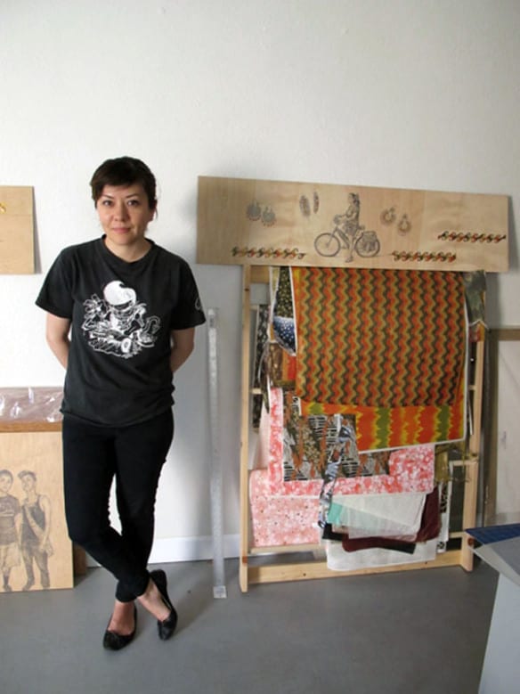Shizu Saldamando en su estudio.