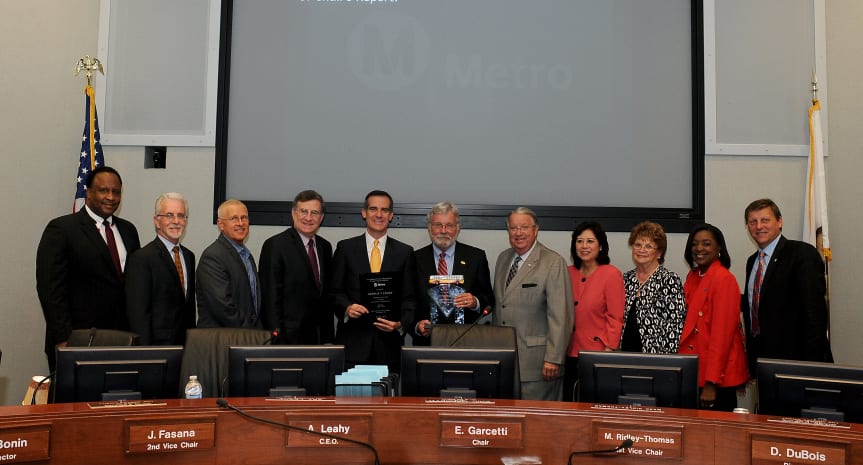 La Junta Directiva de Metro rindió hoy homenaje a Art Leahy quien asistió por última vez a las reuniones mensuales como director general ejecutivo de Metro. Foto: Juan Ocampo/Metro.