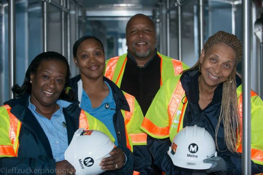 Algunos de los trabajadores que participaron en las pruebas. Foto: Jeff Zucker/Expo Line Construction Authority.