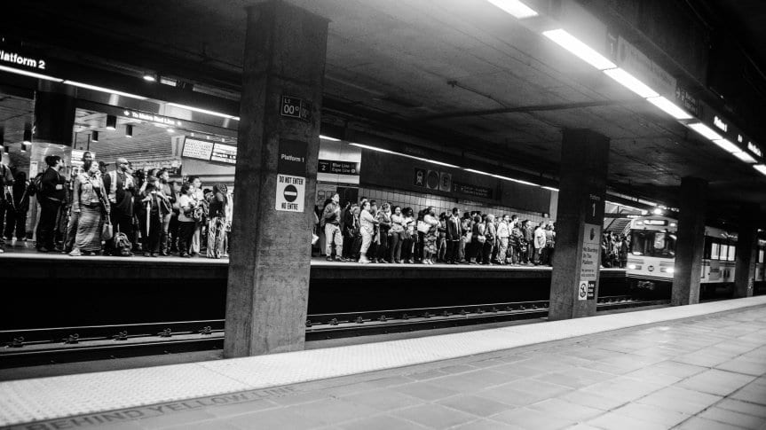 La estación 7th St./Metro Center muestra que cada vez más personas usan el transporte público. Foto: Steve Hymon/Metro.