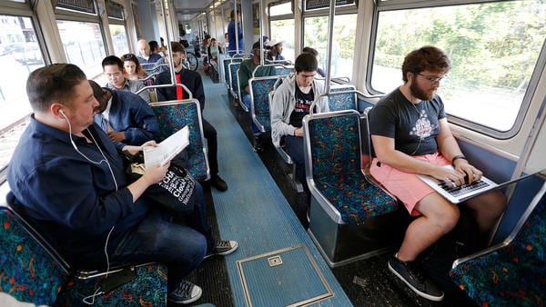 Pasajeros de la Línea Expo. Foto: LATimes.
