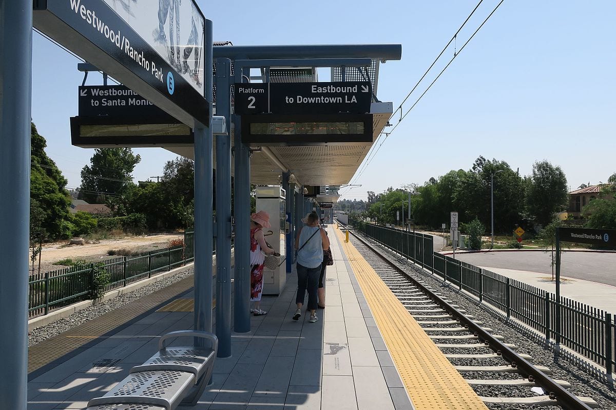 Plataforma de la estación Westwood/Rancho Park.